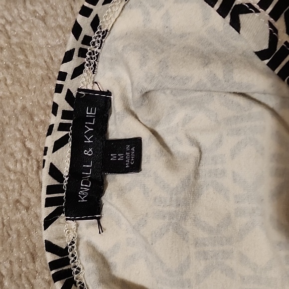 Kendall and Kylie top - Picture 2 of 2